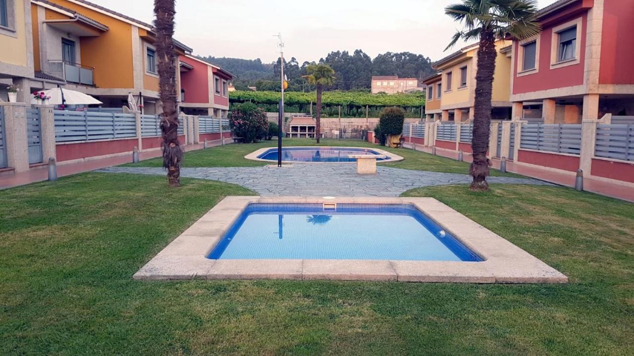 Chalet Vacacional Salnes Sur Con Piscina Cambados Bagian luar foto