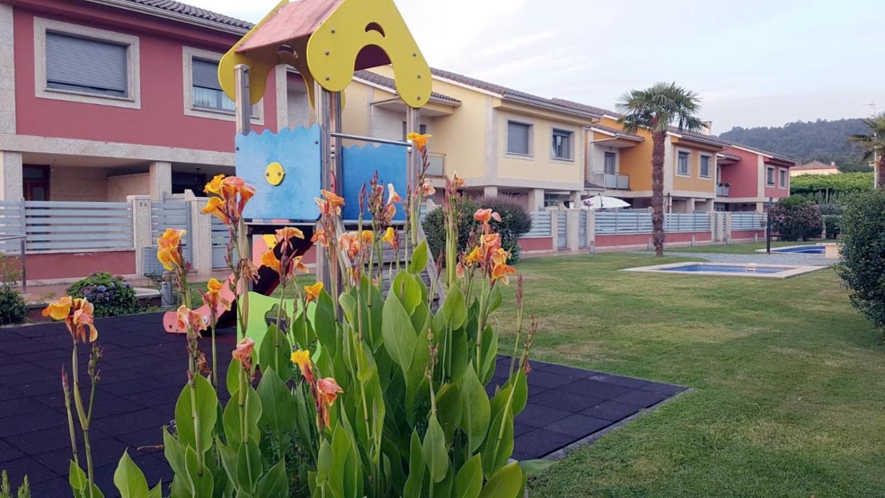 Chalet Vacacional Salnes Sur Con Piscina Cambados Bagian luar foto